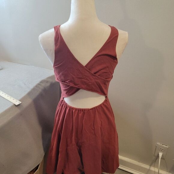 Hollister Red Open Back Fit And Flare Dress Large - Picture 2 of 7